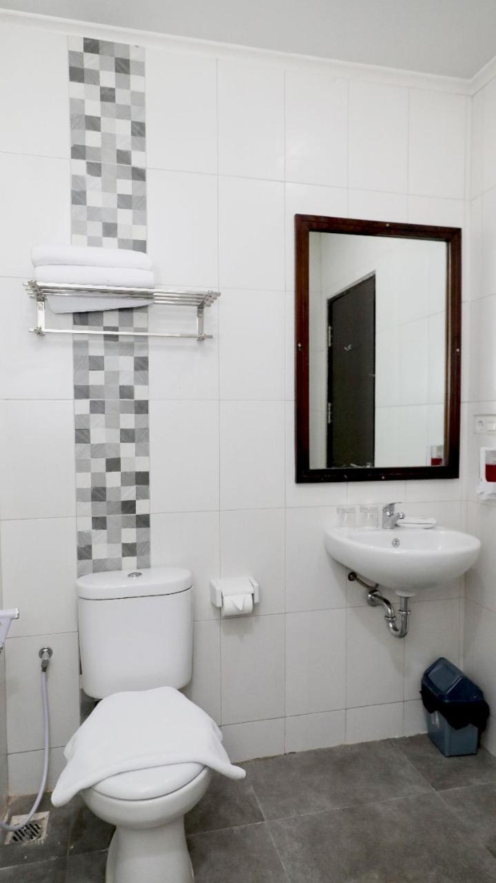 Heavenly Land Family Hotel Palembang Kültér fotó